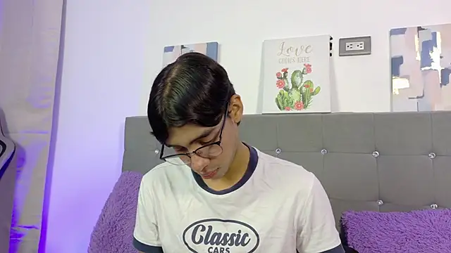Snapshot of Eros_Lux chatting on July 16, 2026, 12:44 pm Eros Lux online show from July 16, 2026, 12:44 pm