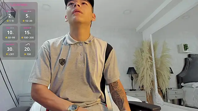 DylanRoyce  online show from May 28, 2026, 12:46 pm