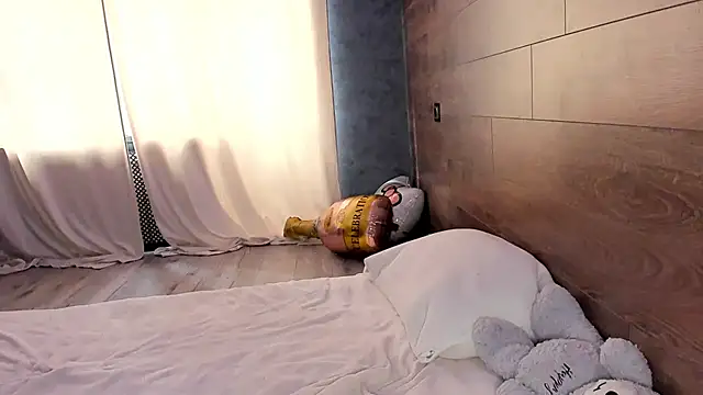 AmmyLuu online show from March 19, 2026, 12:31 pm