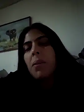 Snapshot of Perla_bella chatting on February 28, 2026, 12:44 am Perla bella online show from February 28, 2026, 12:44 am