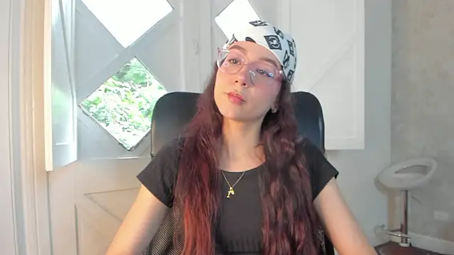 Snapshot of Arii_wilde chatting on February 26, 2026, 12:48 pm Arii wilde online show from February 26, 2026, 12:48 pm