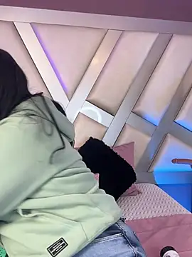 Ashleeyprincess01 online show from March 18, 2026, 12:19 pm