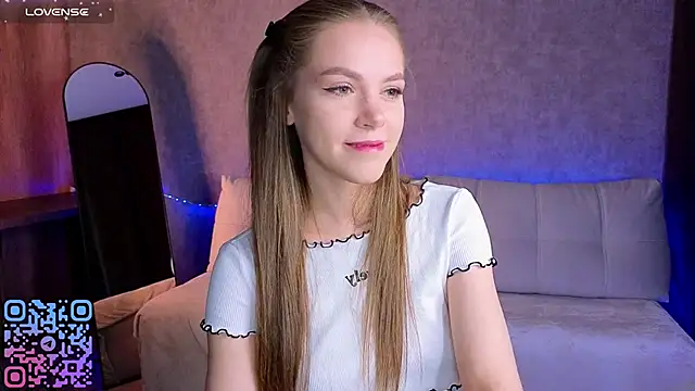 Snapshot of melee_eva chatting on March 12, 2026, 10:43 am melee eva online show from March 12, 2026, 10:43 am