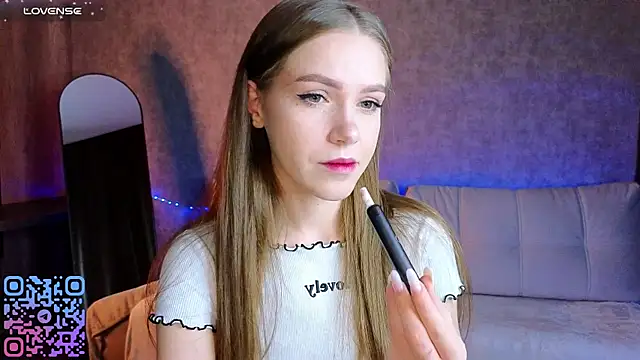 Snapshot of melee_eva chatting on March 27, 2026, 7:25 am melee eva online show from March 27, 2026, 7:25 am