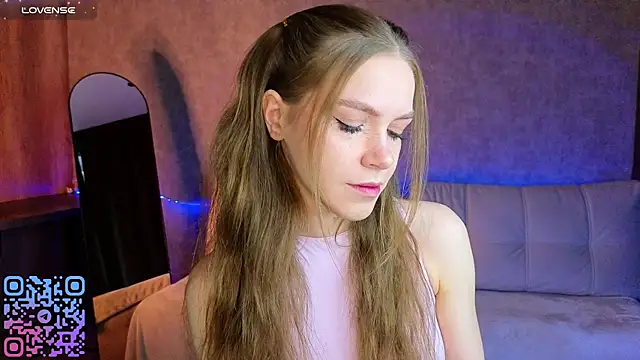 Snapshot of melee_eva chatting on April 15, 2026, 7:26 am melee eva online show from April 15, 2026, 7:26 am
