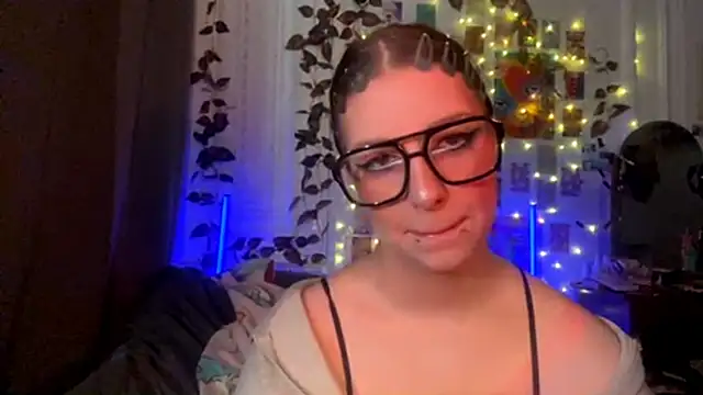 moonvampiq online show from March 1, 2026, 3:25 pm