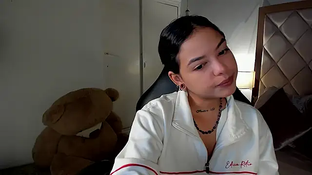 Snapshot of dulce_lyraa1 chatting on June 12, 2026, 4:11 am dulce lyraa1 online show from June 12, 2026, 4:11 am
