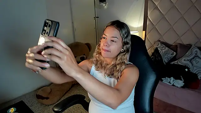 Snapshot of dulce_lyraa1 chatting on June 27, 2026, 5:23 am dulce lyraa1 online show from June 27, 2026, 5:23 am