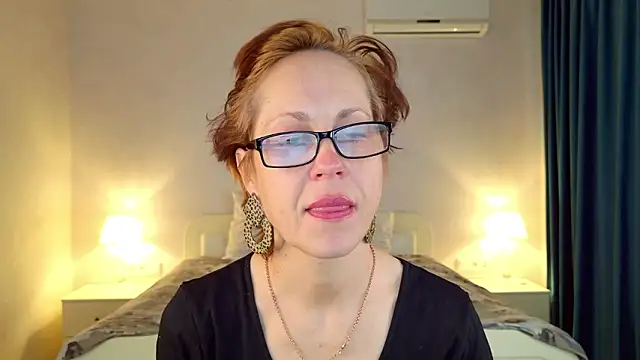 LioraWeiss online show from March 13, 2026, 5:58 am