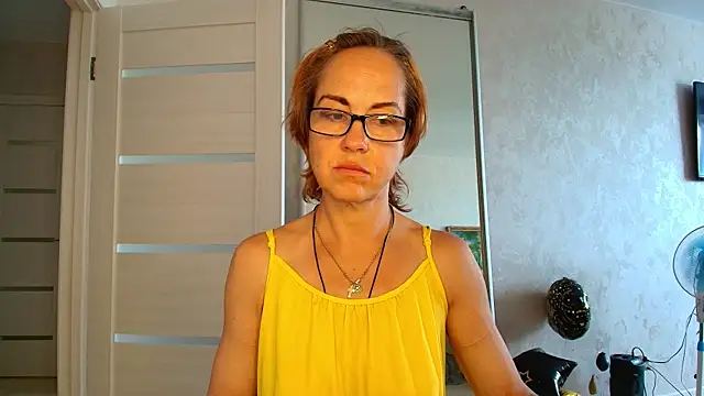 Snapshot of LioraWeiss chatting on June 23, 2026, 12:25 pm LioraWeiss online show from June 23, 2026, 12:25 pm