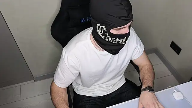 chantatummm online show from May 23, 2026, 6:56 pm