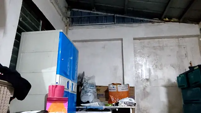 EllieCoconut001 online show from April 6, 2026, 10:27 am