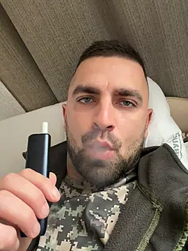 Snapshot of VANYA1997 chatting on April 10, 2026, 9:03 am VANYA1997 online show from April 10, 2026, 9:03 am