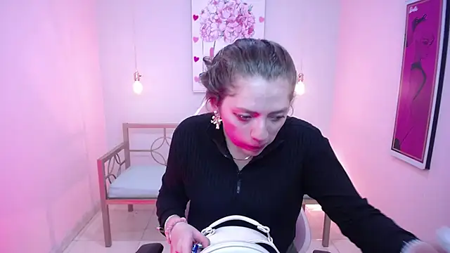 Antonella delgado online show from March 13, 2026, 3:02 am