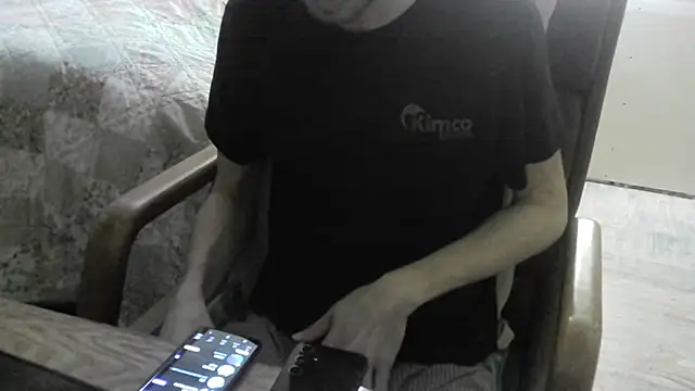 Snapshot of FiSTALiTY chatting on April 18, 2026, 10:08 am FiSTALiTY online show from April 18, 2026, 10:08 am