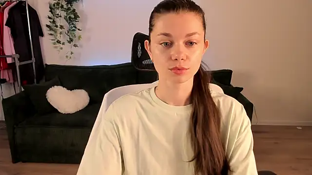  Eva Vibe  online show from March 29, 2026, 11:43 am