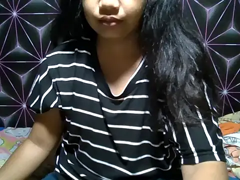 Flowerbebe online show from March 11, 2026, 6:58 pm