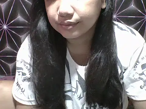 Flowerbebe online show from April 6, 2026, 6:14 am