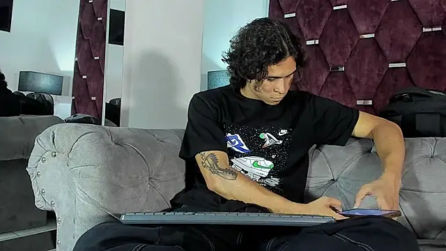 TonyBenedetti online show from April 16, 2026, 9:39 pm