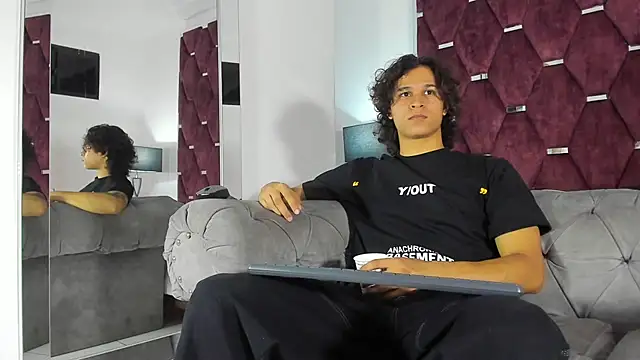 TonyBenedetti online show from April 21, 2026, 8:01 pm