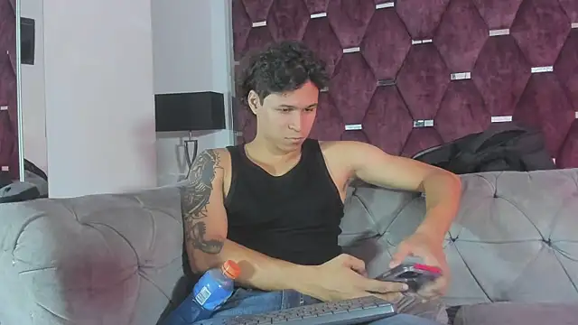 Snapshot of TonyBenedetti chatting on June 8, 2026, 8:20 pm TonyBenedetti online show from June 8, 2026, 8:20 pm