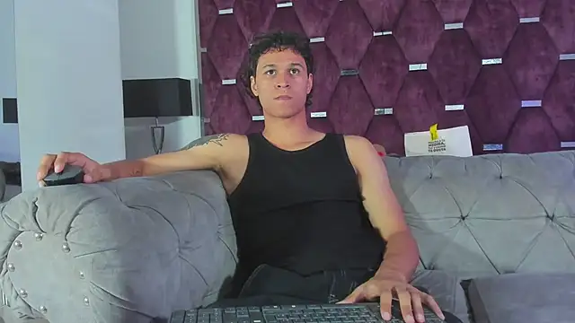 Snapshot of TonyBenedetti chatting on June 18, 2026, 8:46 pm TonyBenedetti online show from June 18, 2026, 8:46 pm