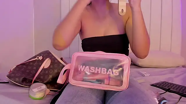 Snapshot of sophia_walkett_ chatting on March 25, 2026, 1:50 pm sophia walkett online show from March 25, 2026, 1:50 pm