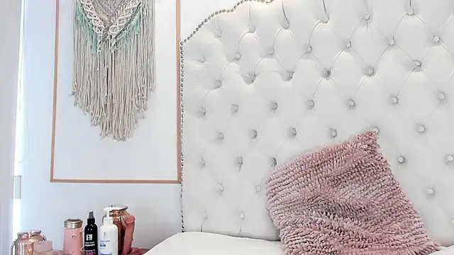 Snapshot of Sara_funy chatting on March 12, 2026, 12:33 pm Sara funy online show from March 12, 2026, 12:33 pm