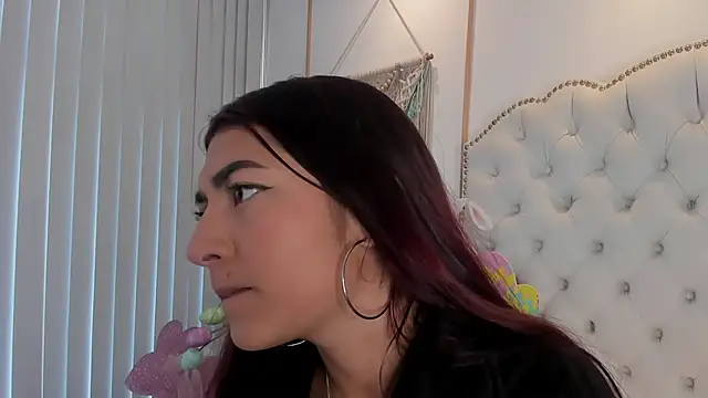 Snapshot of Sara_funy chatting on April 6, 2026, 11:44 am Sara funy online show from April 6, 2026, 11:44 am