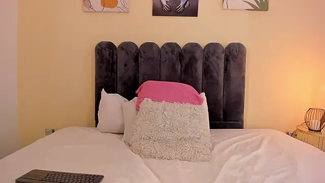 MadisonJackson  online show from March 11, 2026, 11:49 am