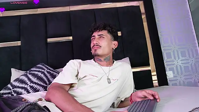 Dark Eros  online show from March 7, 2026, 8:17 pm