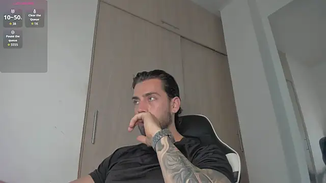Snapshot of Axel__Blaze chatting on June 27, 2026, 2:01 pm Axel Blaze online show from June 27, 2026, 2:01 pm