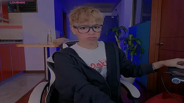 Ryan sweet online show from February 25, 2026, 1:43 pm