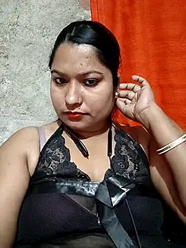 Hot-Puja0134 online show from February 26, 2026, 4:28 pm