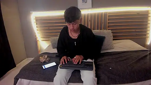 clark ken01 online show from March 5, 2026, 9:11 pm