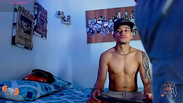 Snapshot of AdamsDvi chatting on March 3, 2026, 1:39 pm AdamsDvi online show from March 3, 2026, 1:39 pm