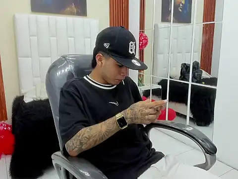 Snapshot of Thiago_collinss chatting on February 27, 2026, 10:10 pm Thiago collinss online show from February 27, 2026, 10:10 pm