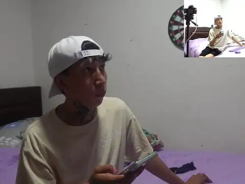 Snapshot of Trevordonson_milf chatting on March 4, 2026, 2:39 am Trevordonson milf online show from March 4, 2026, 2:39 am