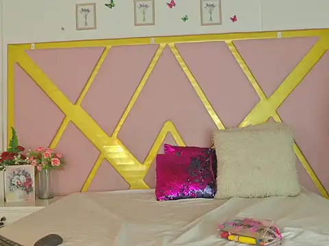 Snapshot of TiffannyValentine chatting on April 10, 2026, 1:05 pm TiffannyValentine online show from April 10, 2026, 1:05 pm