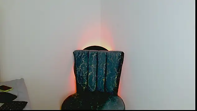 Snapshot of oliver___saint chatting on March 14, 2026, 11:43 pm oliver saint online show from March 14, 2026, 11:43 pm