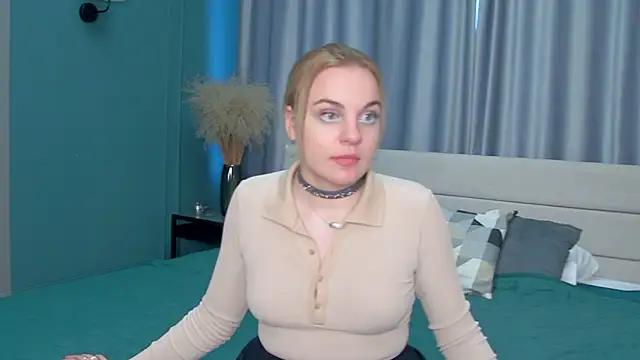 Glow Margo online show from March 8, 2026, 1:25 am