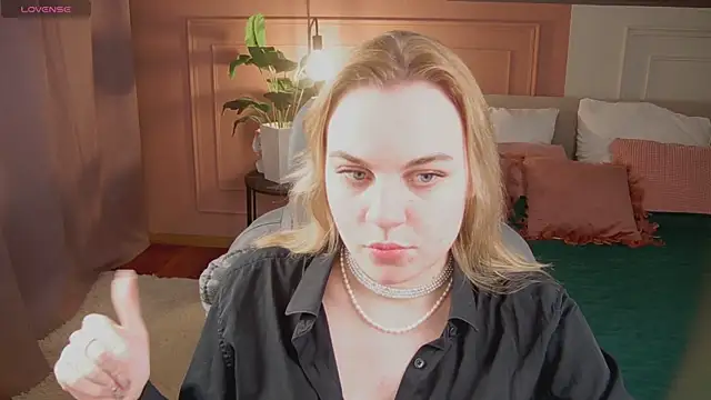 Glow Margo online show from April 17, 2026, 1:08 am