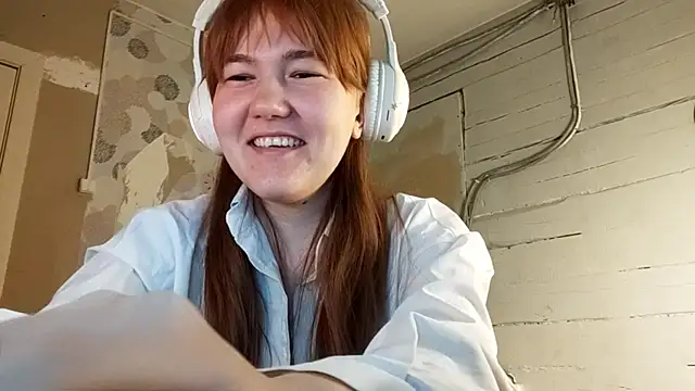 DinaFirebird online show from March 6, 2026, 4:42 am