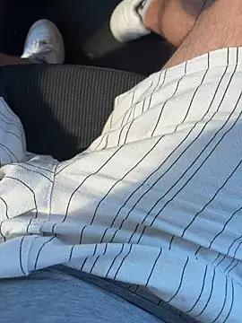 Snapshot of portostrip chatting on April 8, 2026, 1:55 pm portostrip online show from April 8, 2026, 1:55 pm