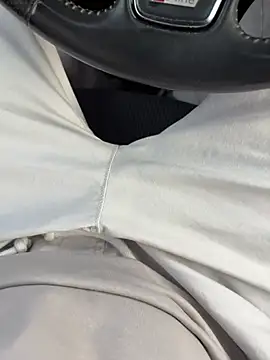 Snapshot of portostrip chatting on April 12, 2026, 5:51 pm portostrip online show from April 12, 2026, 5:51 pm