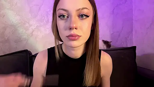 Rosalielue online show from April 23, 2026, 8:00 pm