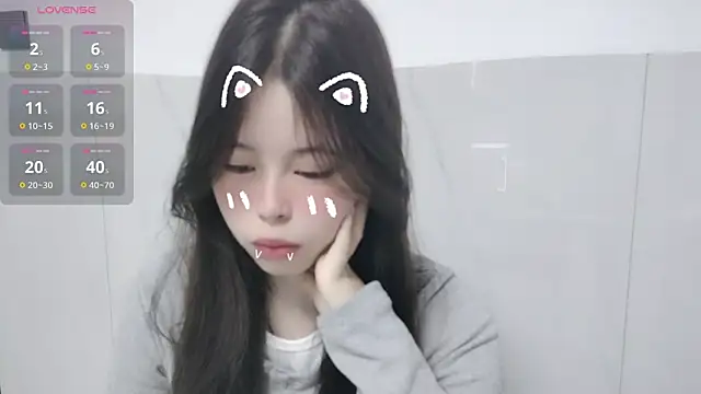 Snapshot of F-Yihao chatting on March 3, 2026, 5:02 am F-Yihao online show from March 3, 2026, 5:02 am