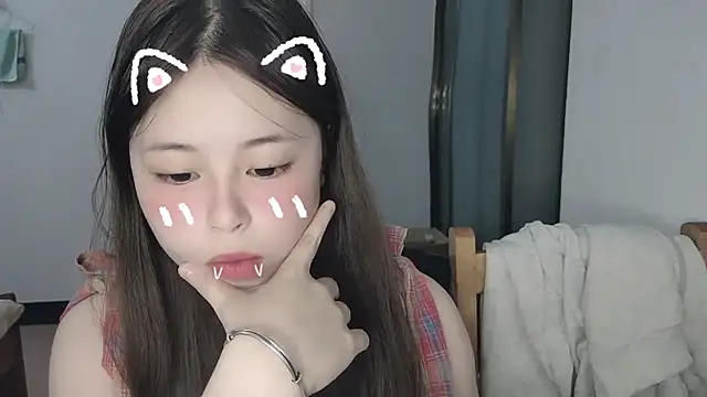 Snapshot of F-Yihao chatting on April 12, 2026, 1:38 pm F-Yihao online show from April 12, 2026, 1:38 pm