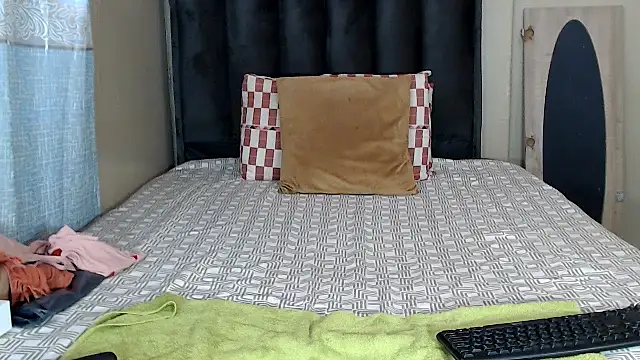 LexyDiana online show from March 26, 2026, 8:09 am