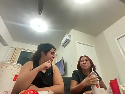 yassiestar online show from April 28, 2026, 3:50 pm